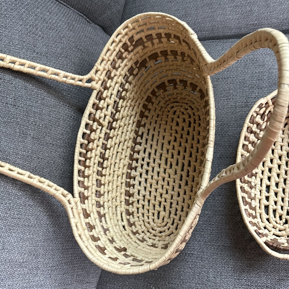 Handwoven basket handle tote with oval basket - Picture 2 of 9